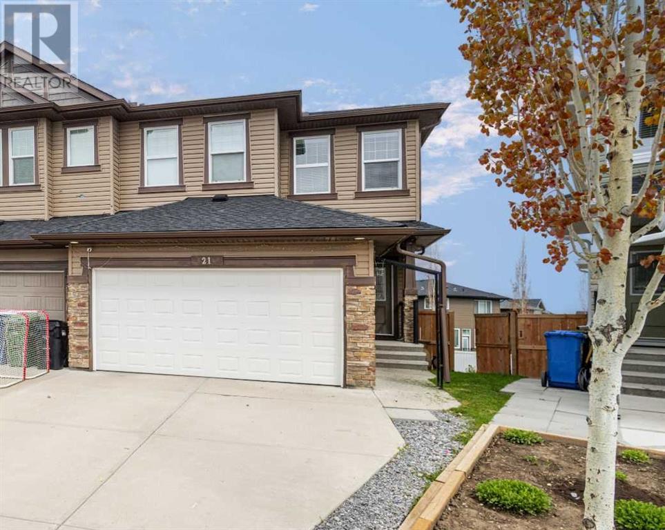 Single Family House for Sale in  Evansglen Mews NW Evanston Calgary 
