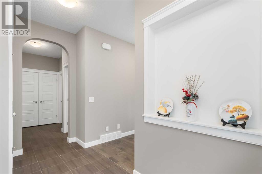 Single Family House for Sale in  Evansglen Mews NW Evanston Calgary 