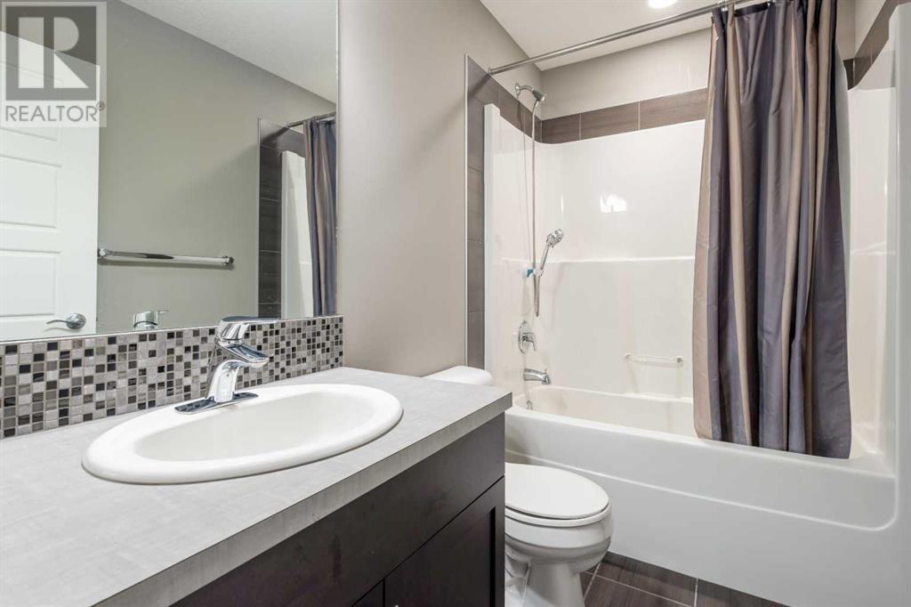Single Family House for Sale in  Evansglen Mews NW Evanston Calgary 