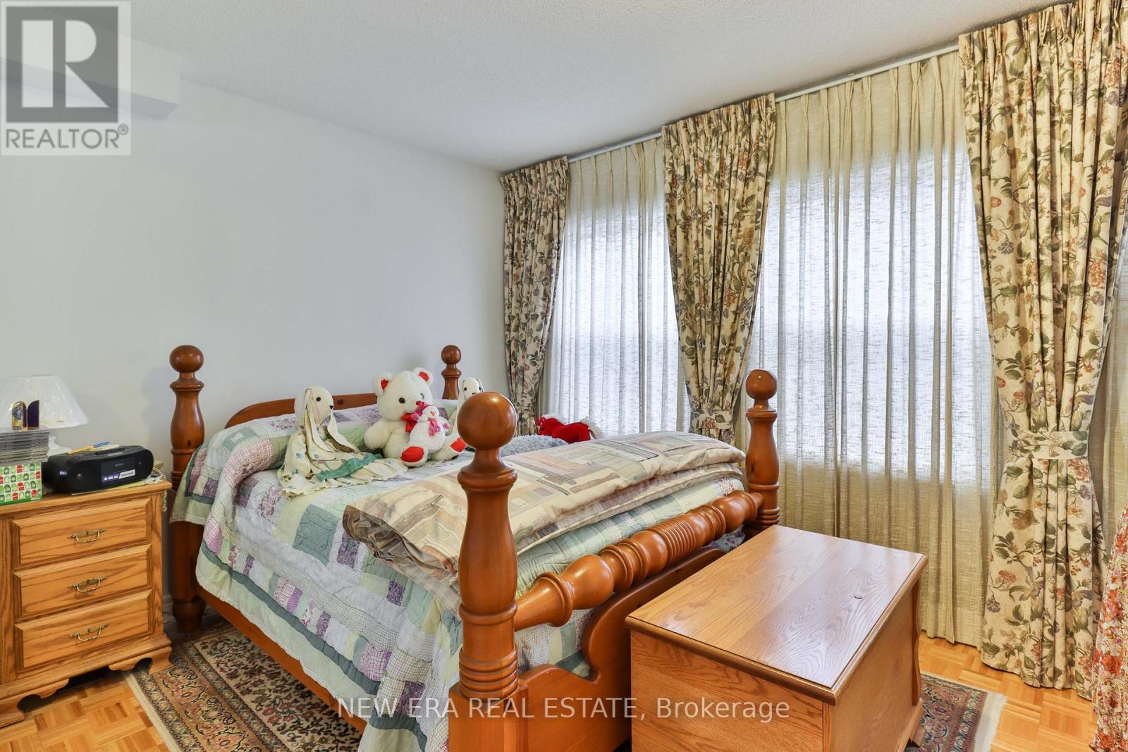 Photo 11 of 238 George Street, Toronto ON