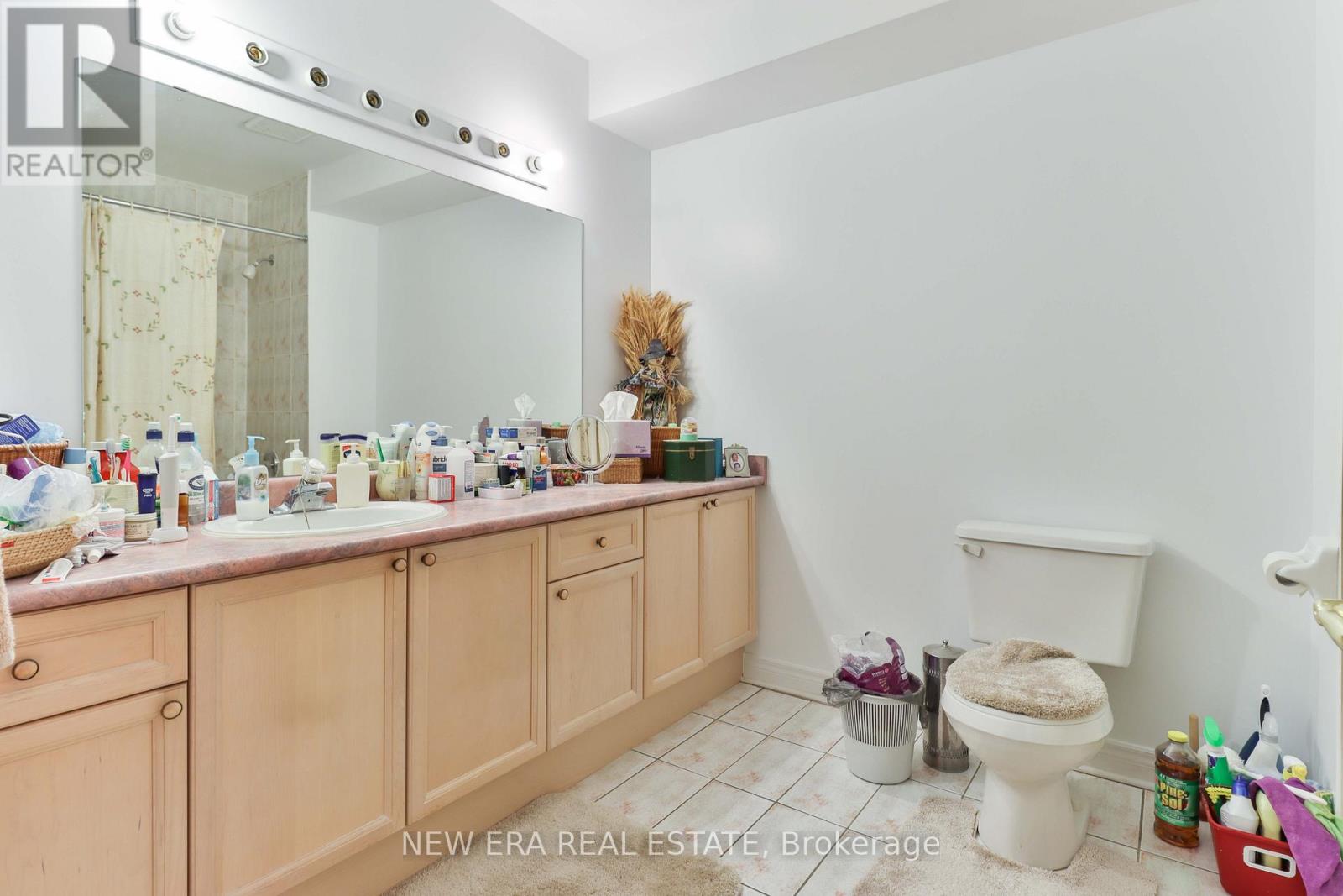 Photo 18 of 238 George Street, Toronto ON