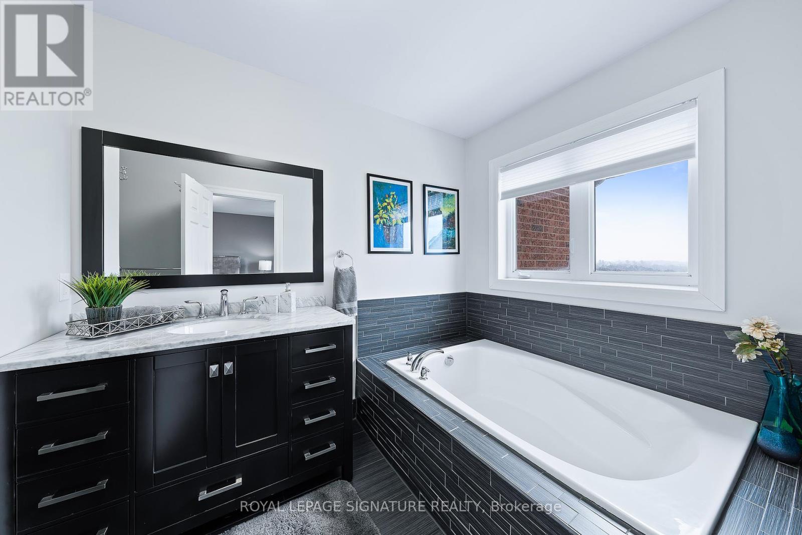 Single Family House for Sale in  WHITE BEACH CRESCENT Vaughan (Patterson) 