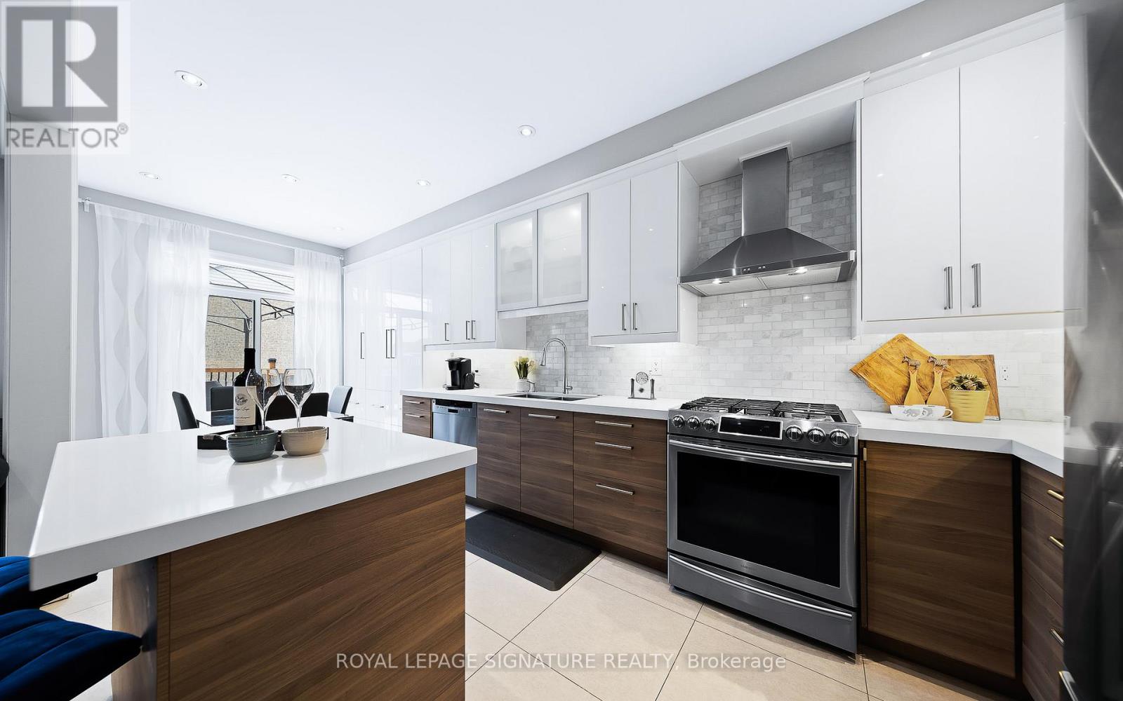 Single Family House for Sale in  WHITE BEACH CRESCENT Vaughan (Patterson) 