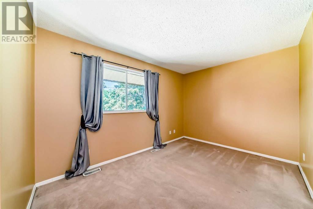 Single Family House for Sale in   Palliser Drive SW Oakridge Calgary 
