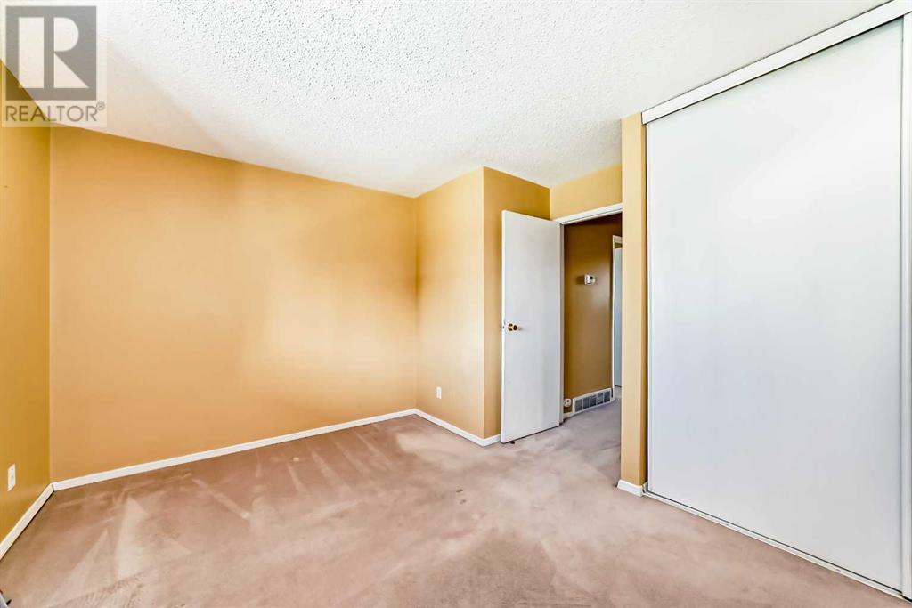 Single Family House for Sale in   Palliser Drive SW Oakridge Calgary 