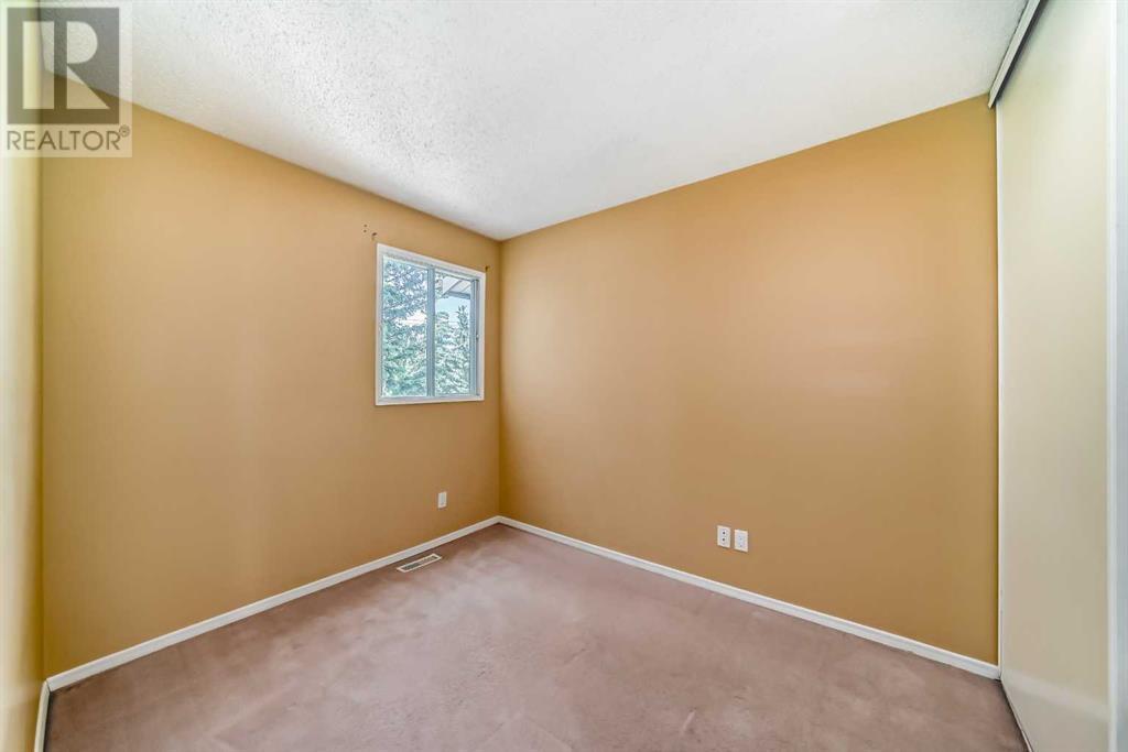 Single Family House for Sale in   Palliser Drive SW Oakridge Calgary 