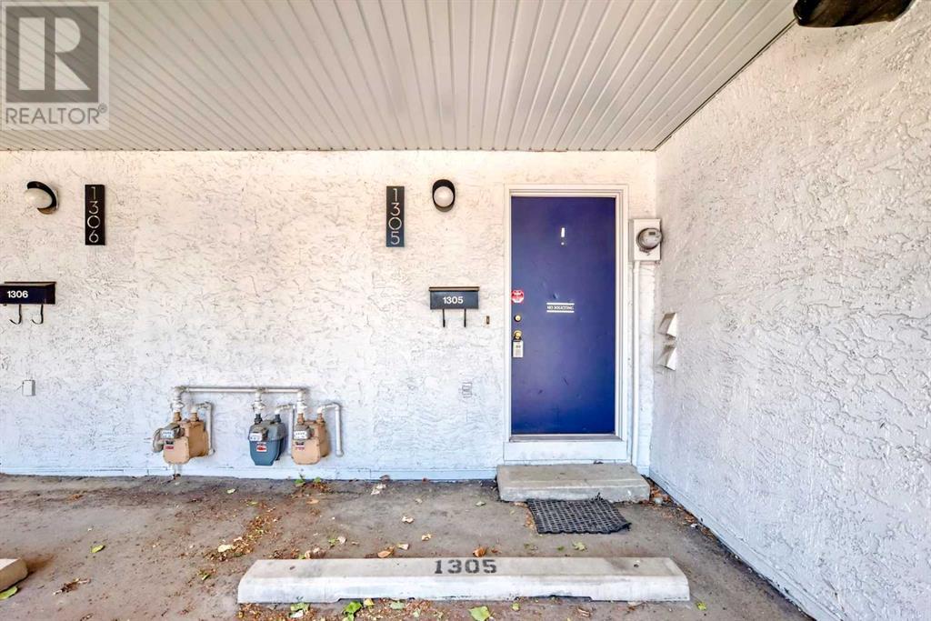 Single Family House for Sale in   Palliser Drive SW Oakridge Calgary 