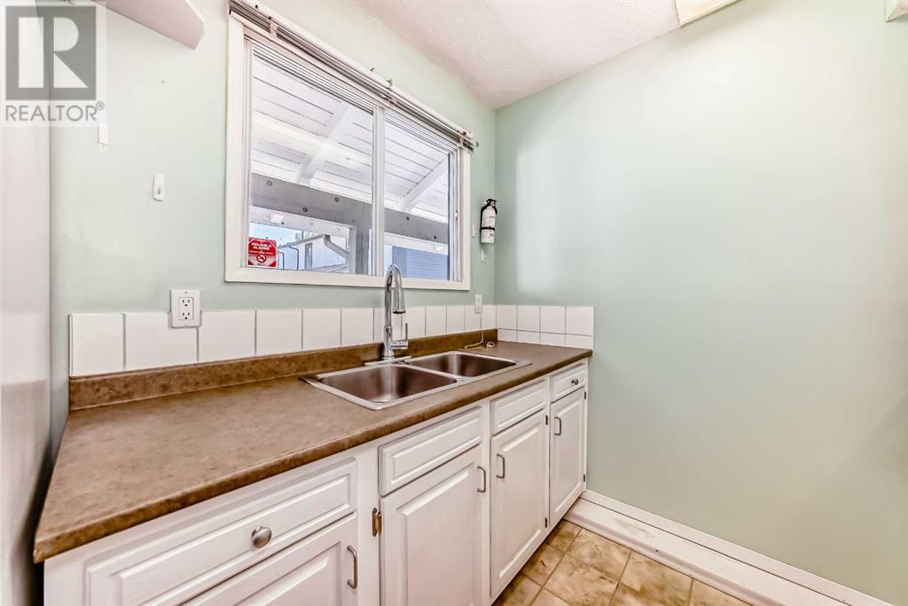 Single Family House for Sale in   Palliser Drive SW Oakridge Calgary 