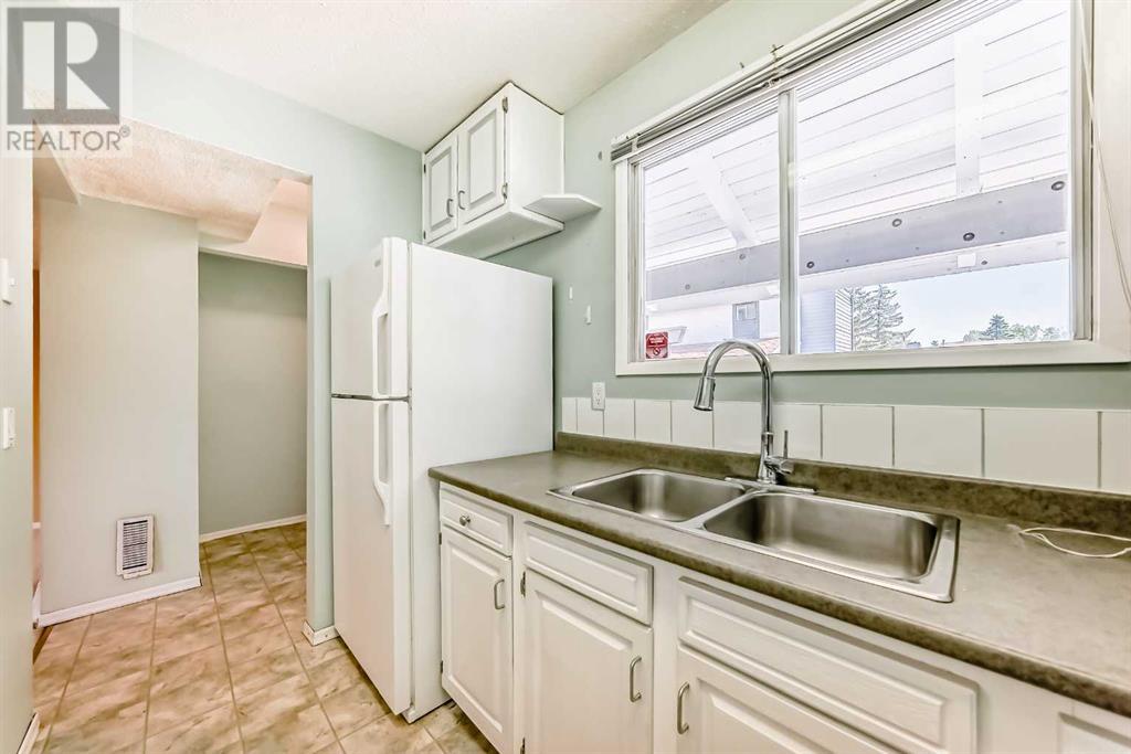 Single Family House for Sale in   Palliser Drive SW Oakridge Calgary 