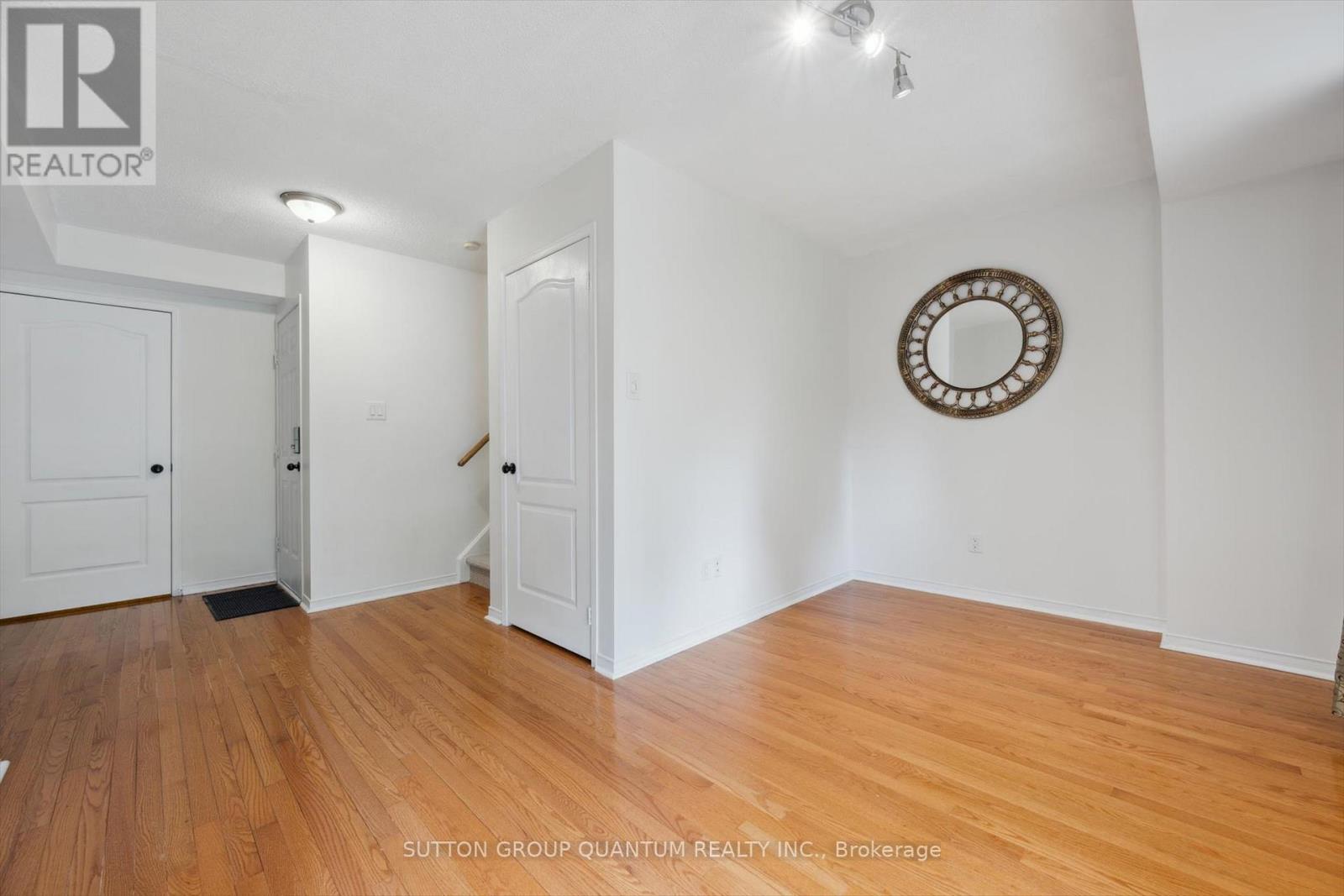 Photo 19 of 2078 Glenhampton Road, Oakville ON