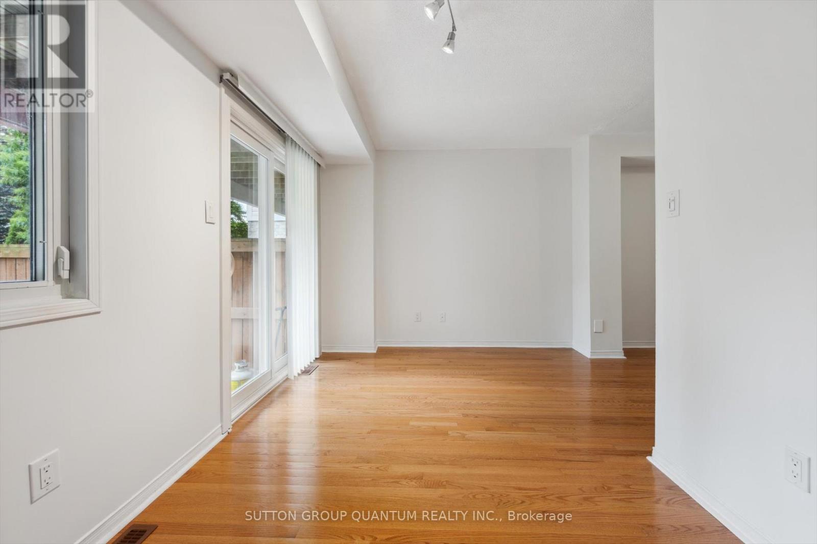 Photo 20 of 2078 Glenhampton Road, Oakville ON