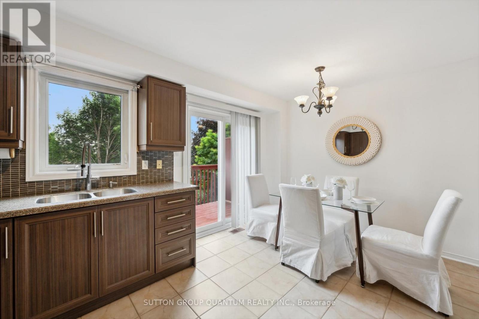 Photo 8 of 2078 Glenhampton Road, Oakville ON