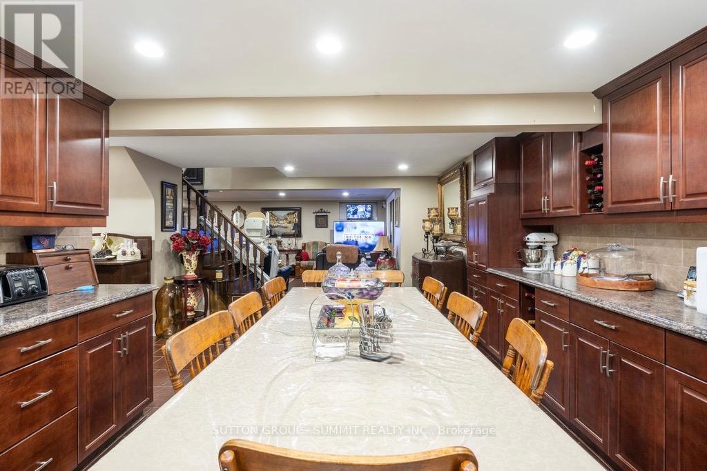 Photo 18 of 2545 Pollard Drive, Mississauga ON