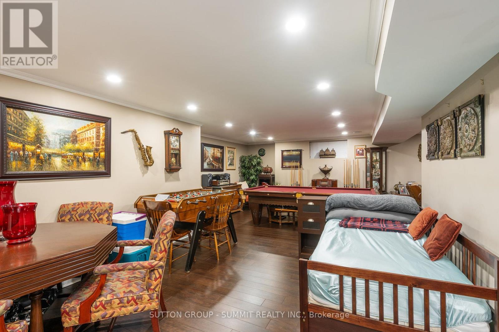 Photo 11 of 2545 Pollard Drive, Mississauga ON