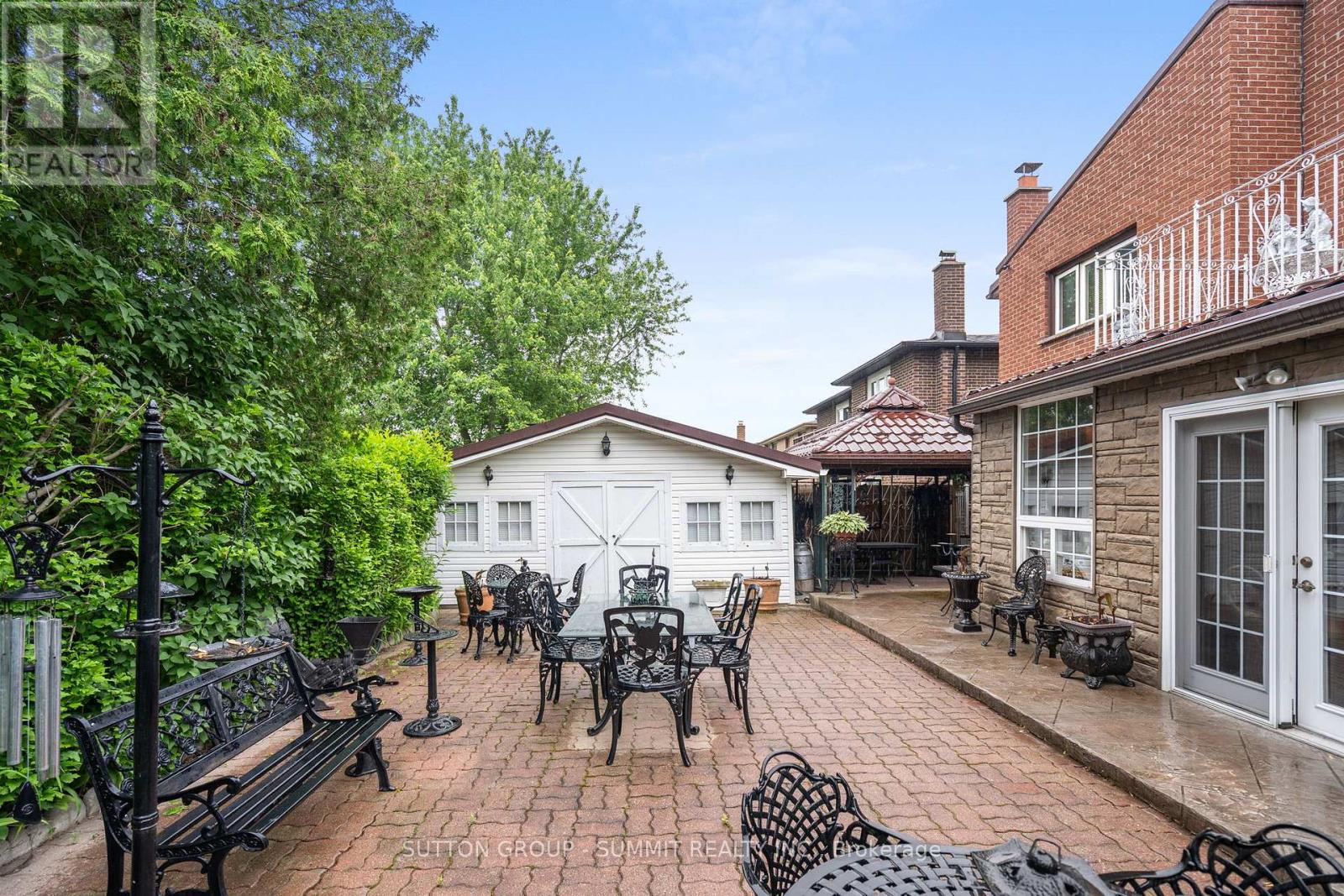 Photo 16 of 2545 Pollard Drive, Mississauga ON
