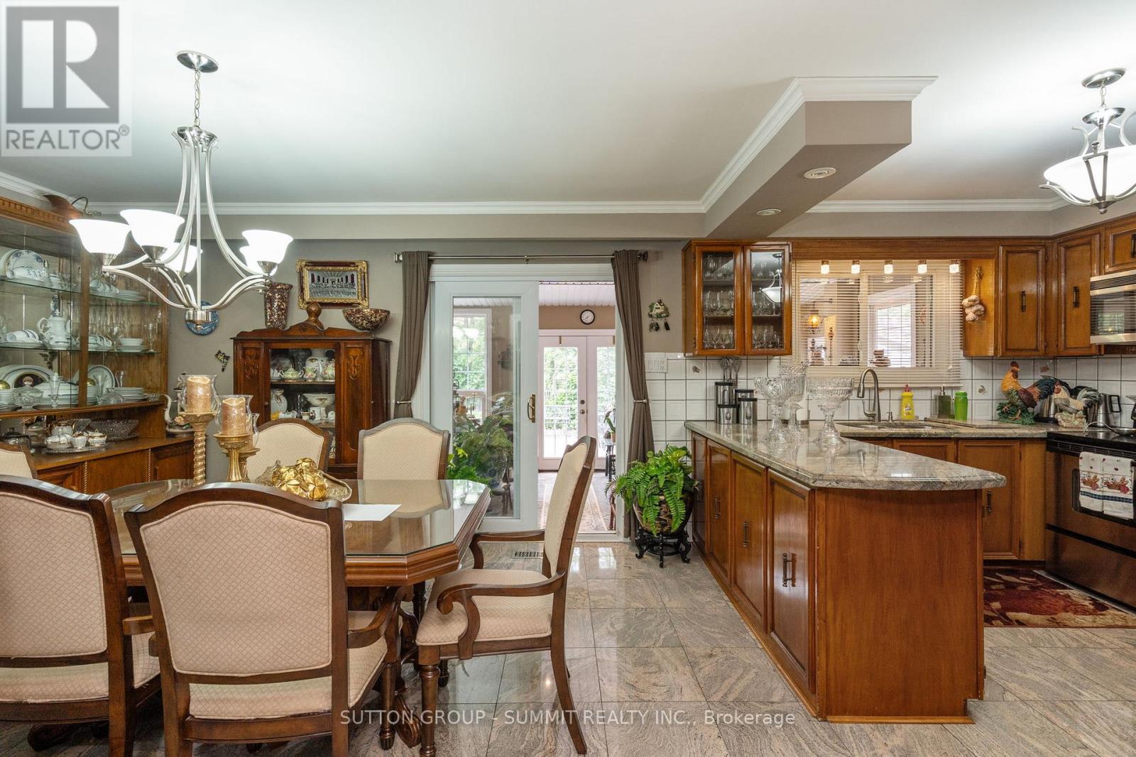 Photo 22 of 2545 Pollard Drive, Mississauga ON