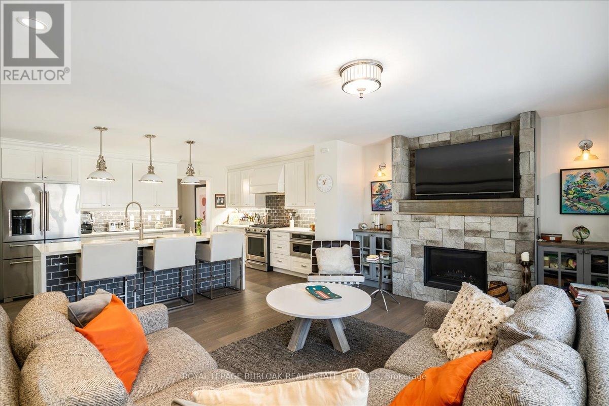 Photo 6 of 573 Woodland Avenue, Burlington ON