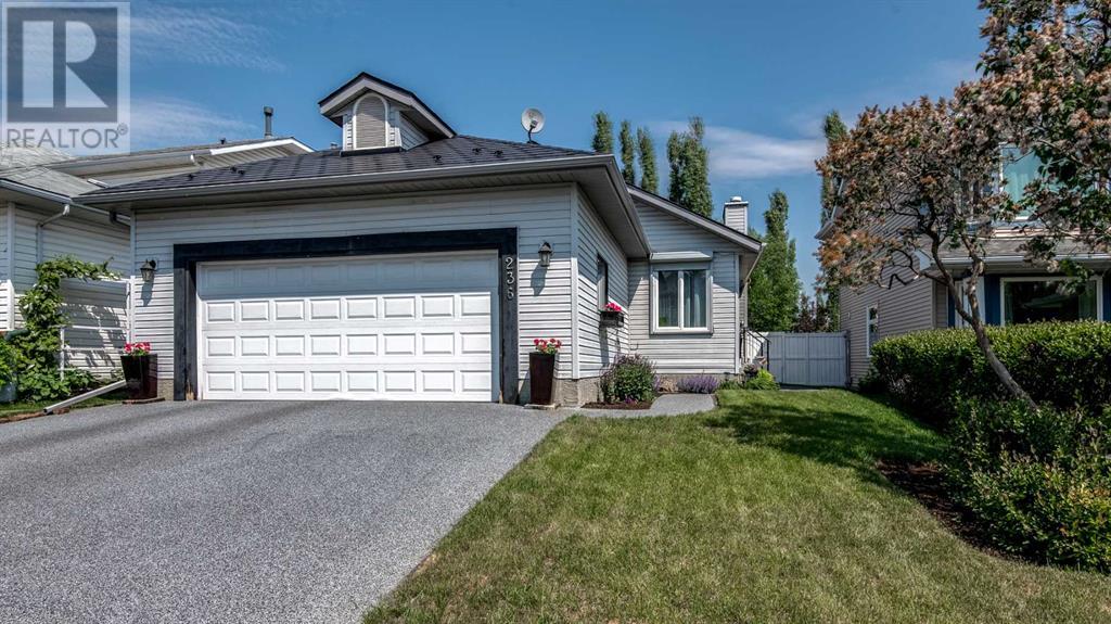 236 Hawkland Circle NW, Calgary, Alberta