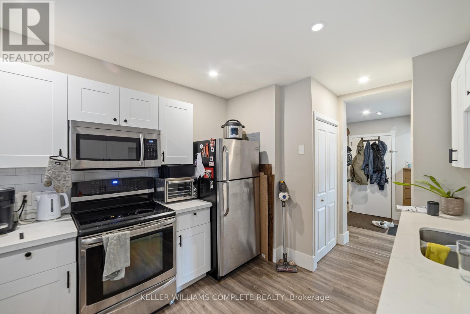 Photo 12 of 29 Gibson Avenue, Hamilton ON