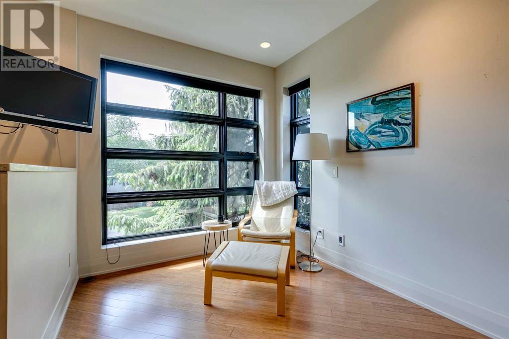 Single Family House for Sale in  Bannerman Drive NW Brentwood Calgary 