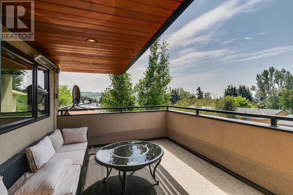 Single Family House for Sale in  Bannerman Drive NW Brentwood Calgary 