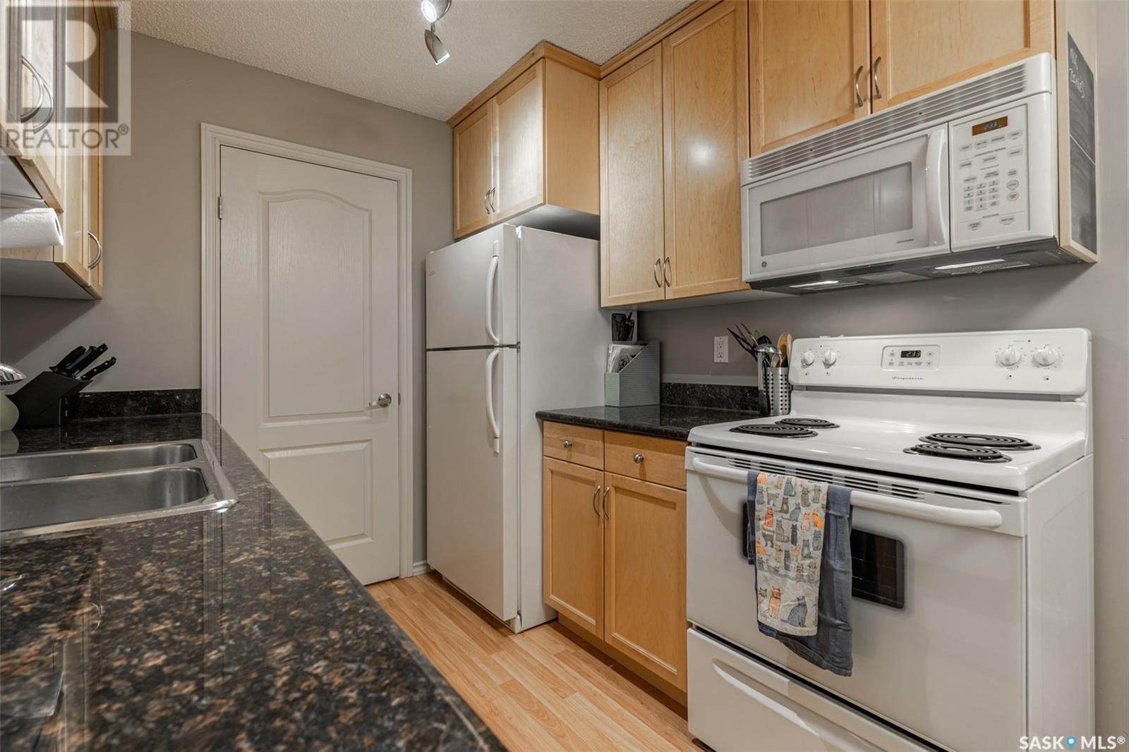 Single Family House Low rise for Sale in B  Mckercher DRIVE Saskatoon 