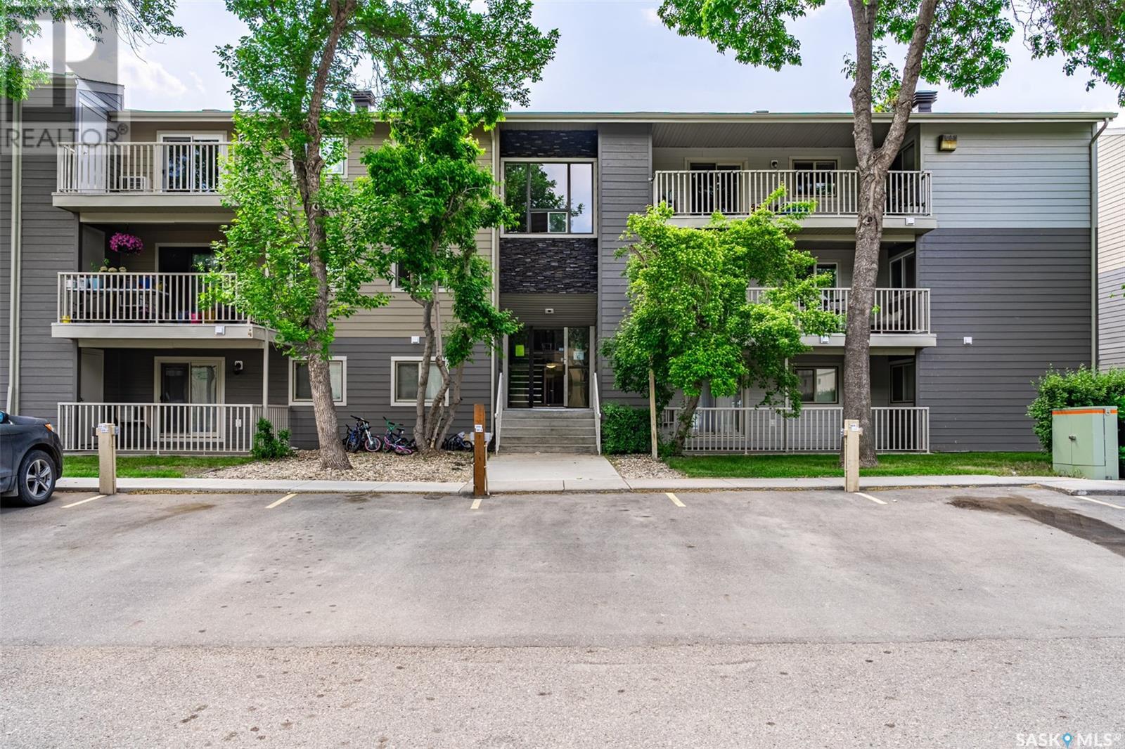 Single Family House Low rise for Sale in B  Mckercher DRIVE Saskatoon 