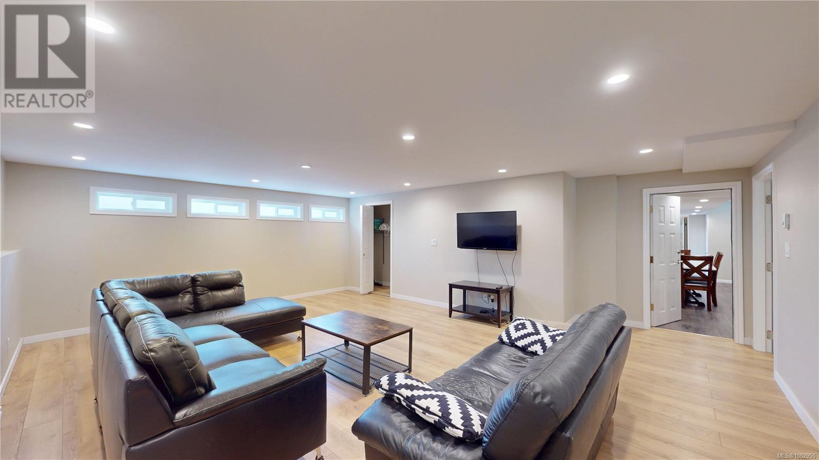 4767 Cordova Bay Rd, Saanich