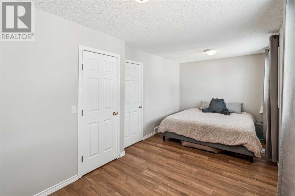 Single Family House Bi-level for Sale in  Citadel Forest Close NW Citadel Calgary 