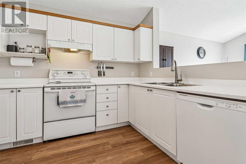 Single Family House Bi-level for Sale in  Citadel Forest Close NW Citadel Calgary 