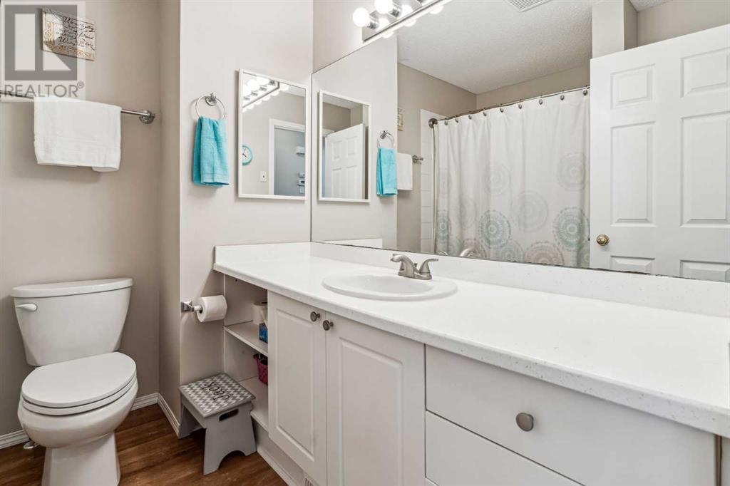 Single Family House Bi-level for Sale in  Citadel Forest Close NW Citadel Calgary 