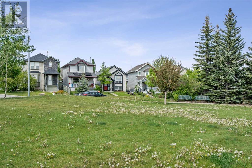 Single Family House Bi-level for Sale in  Citadel Forest Close NW Citadel Calgary 