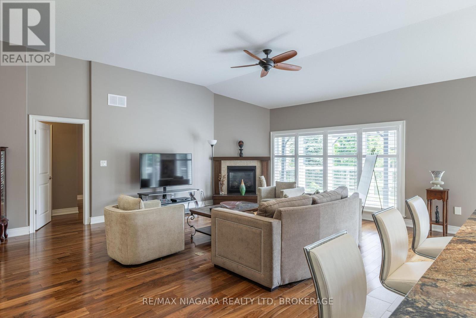 Photo 22 of 49 Sunrise Court, Fort Erie ON