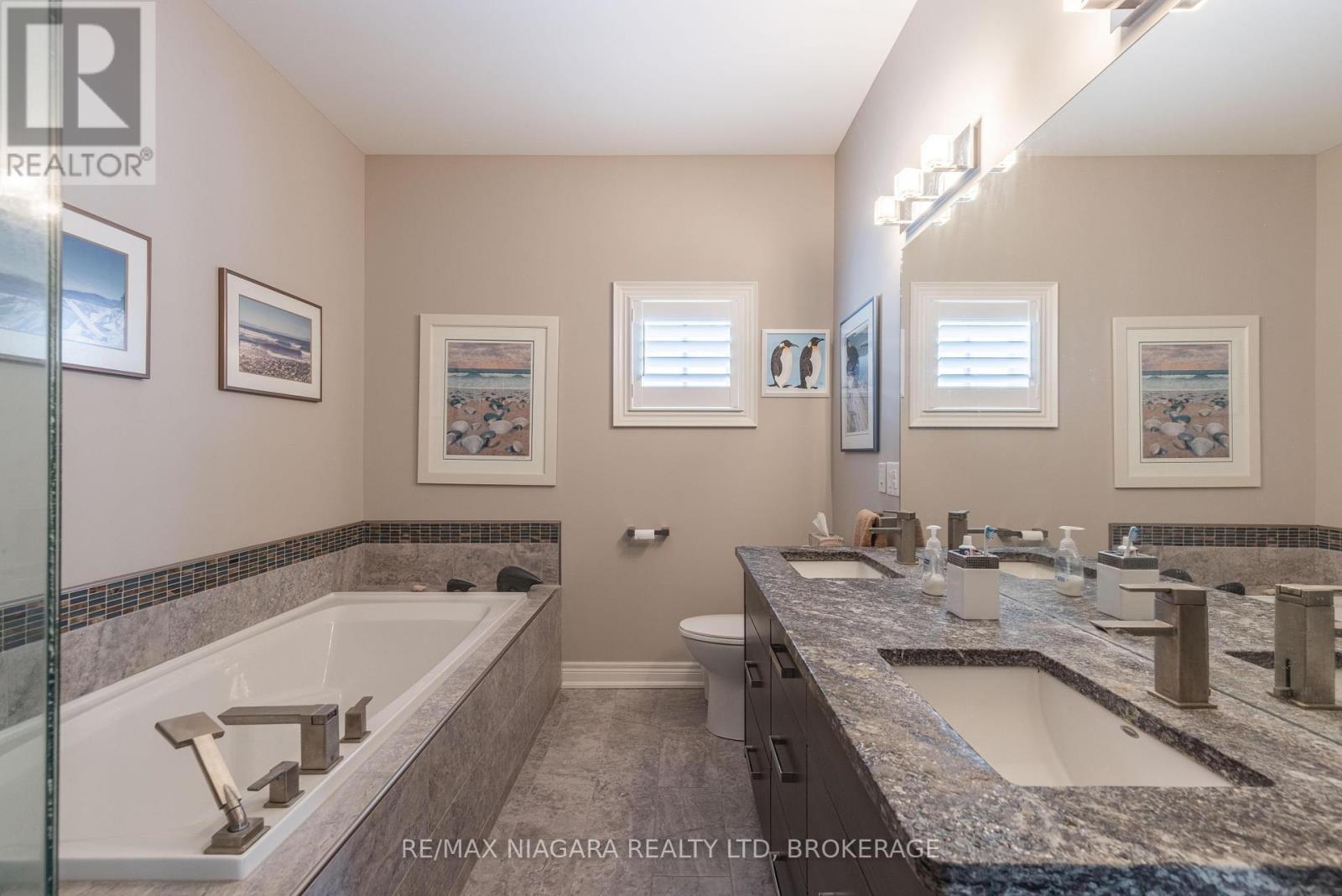 Photo 18 of 49 Sunrise Court, Fort Erie ON