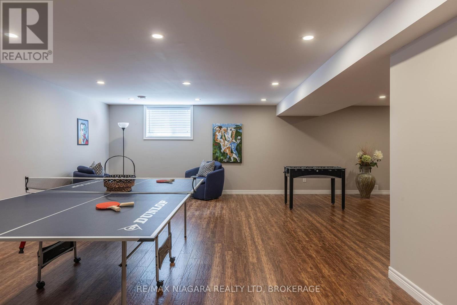 Photo 5 of 49 Sunrise Court, Fort Erie ON