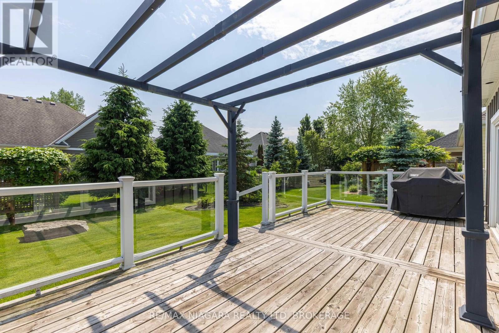 Photo 10 of 49 Sunrise Court, Fort Erie ON