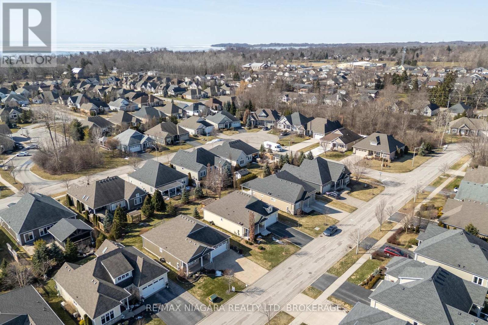 Photo 26 of 49 Sunrise Court, Fort Erie ON