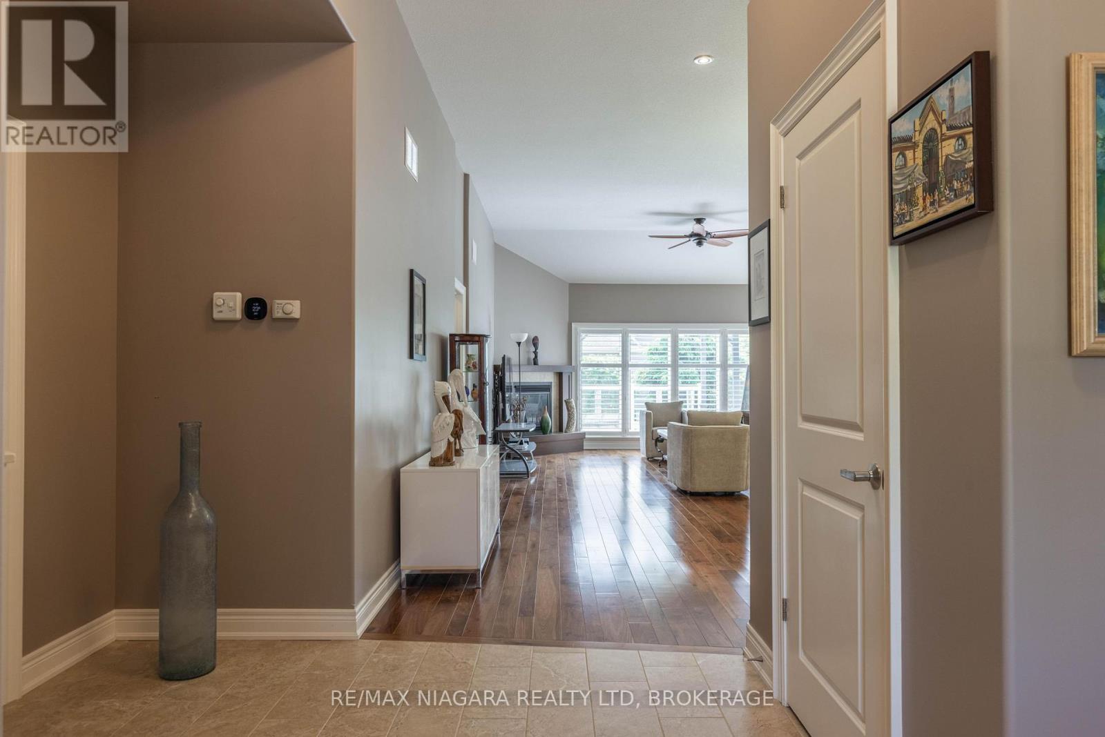 Photo 23 of 49 Sunrise Court, Fort Erie ON