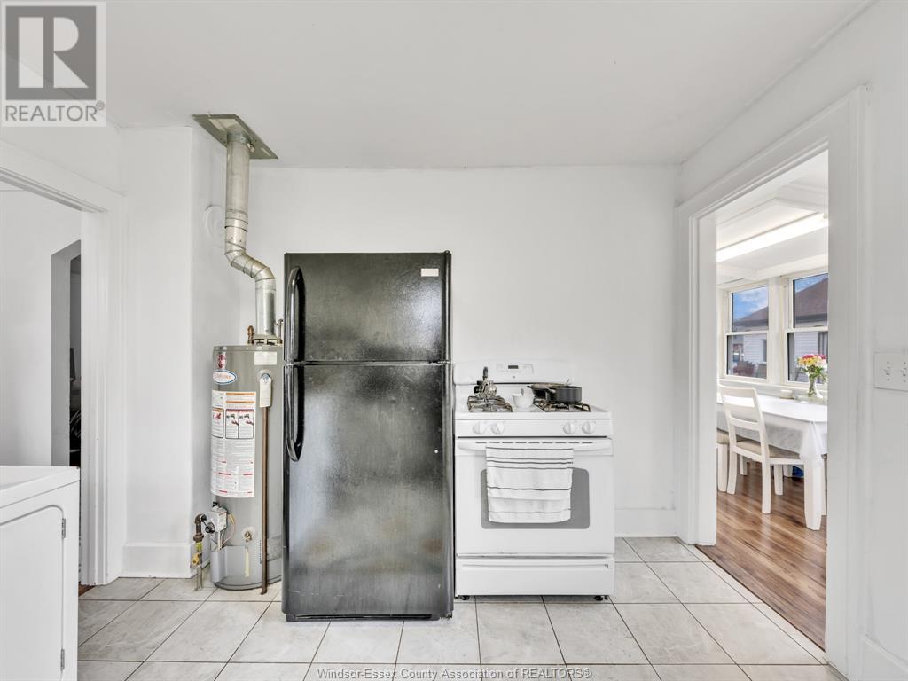 Photo 6 of 834 Ford Boulevard, Windsor ON