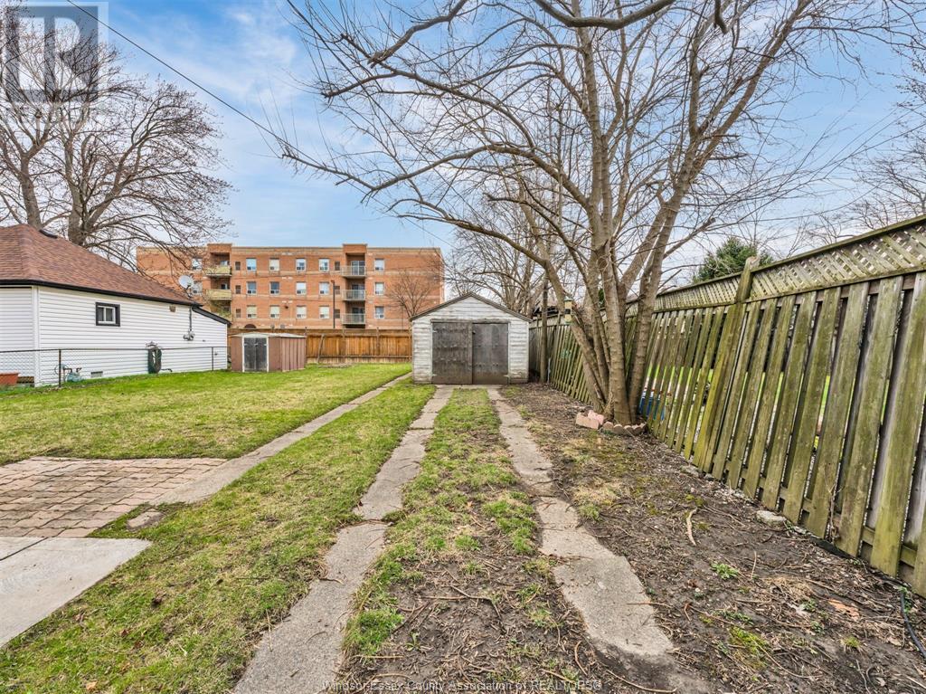 Photo 18 of 834 Ford Boulevard, Windsor ON