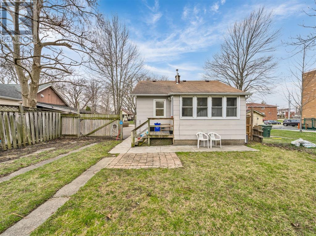Photo 16 of 834 Ford Boulevard, Windsor ON