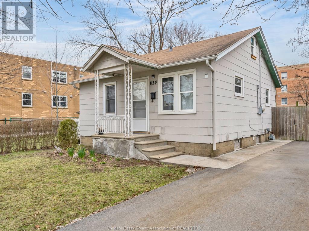 Photo 14 of 834 Ford Boulevard, Windsor ON