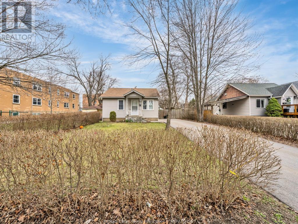 Photo 20 of 834 Ford Boulevard, Windsor ON
