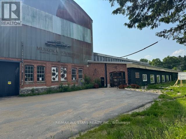 Photo 2 of 101 Entrance Drive, Bracebridge ON