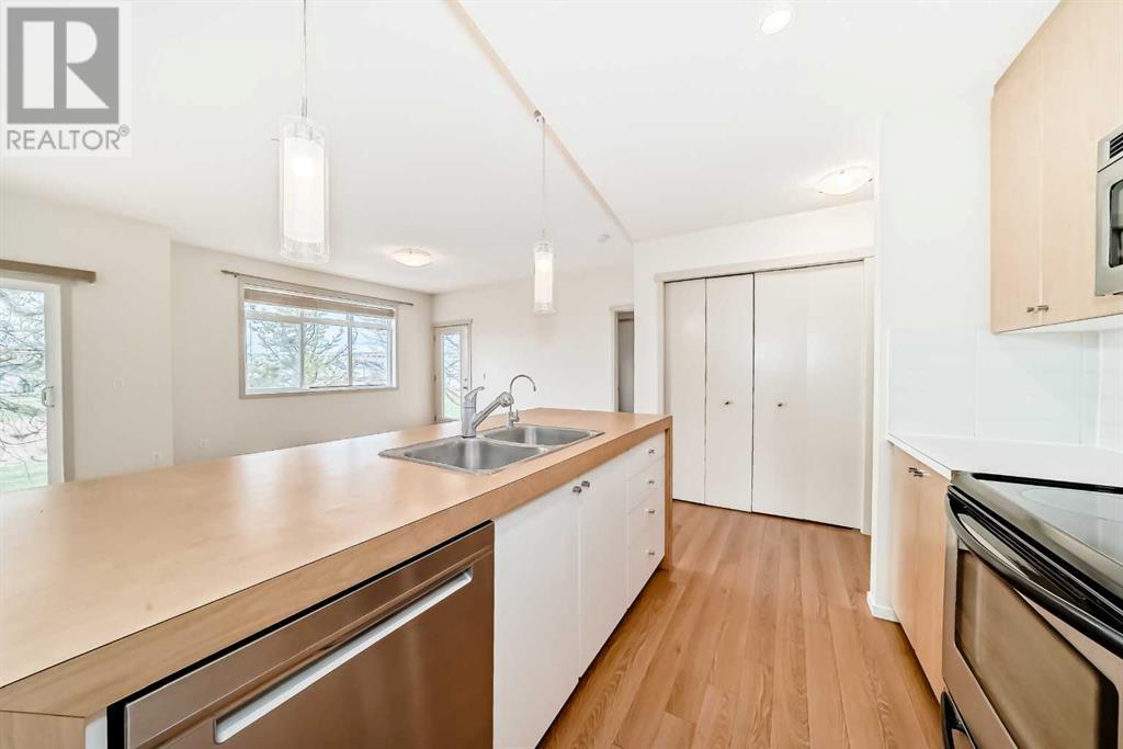 Single Family House Bungalow for Sale in   Evanscreek Court NW Evanston Calgary 