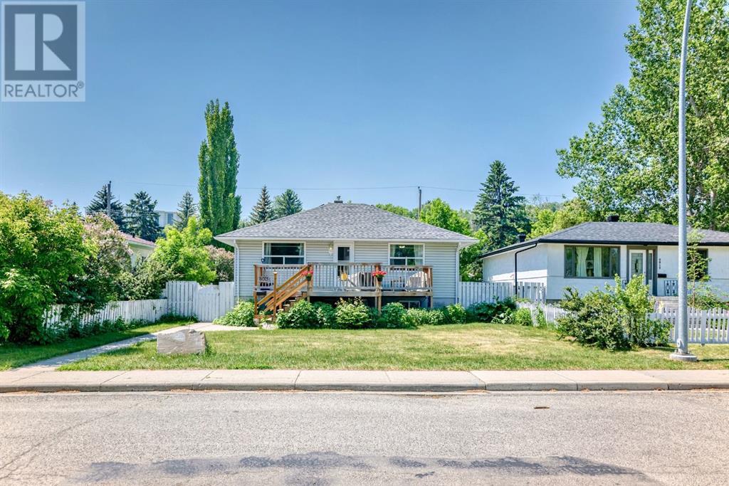 8015 34 Avenue NW, Calgary, Alberta