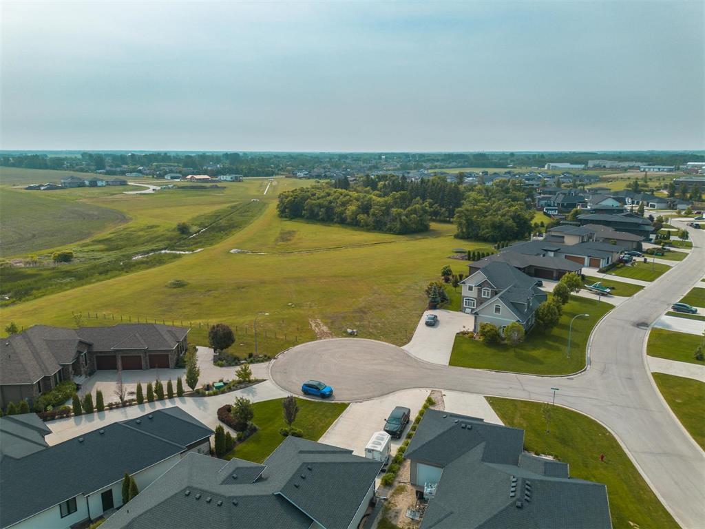 Photo 17 of 8 Wyndham Court, Steinbach MB