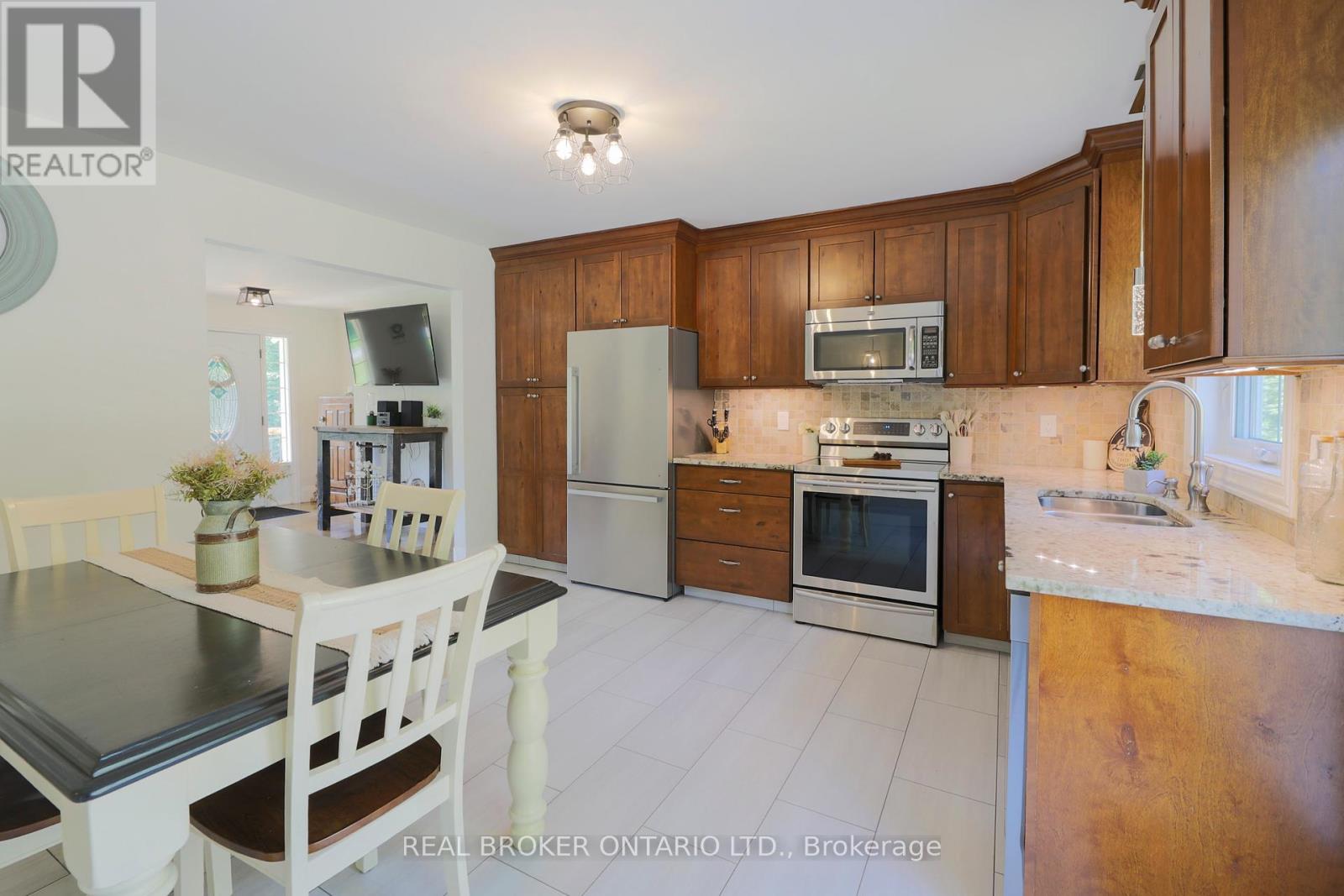 Photo 17 of 8 Benjamin Lane, North Grenville ON