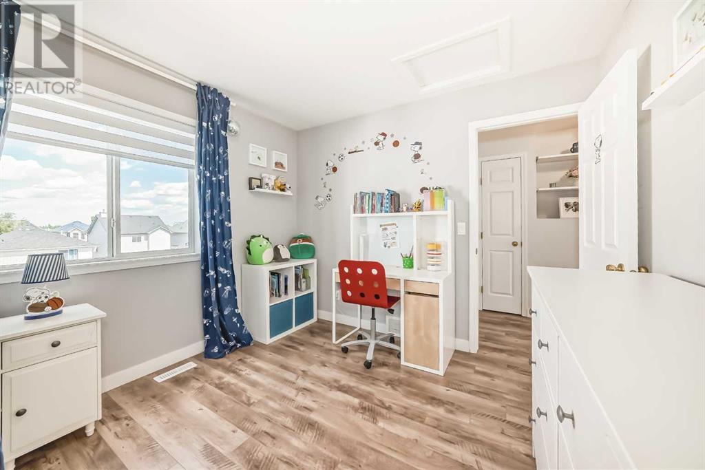 Single Family House for Sale in  Citadel Acres Close NW Citadel Calgary 