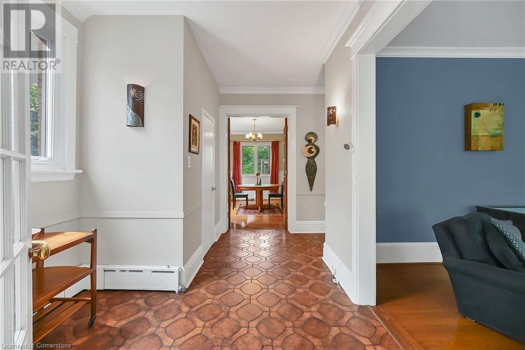 Photo 26 of 40 Undermount Avenue, Hamilton ON